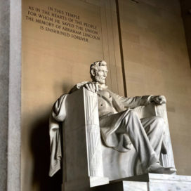 photo of the Lincoln Memorial statue