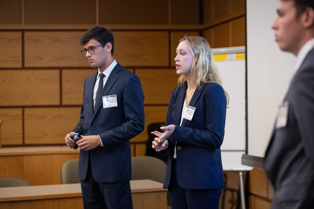 ND students at the stock pitch competition